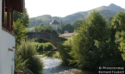 Saint-Étienne-de-Baïgorry, pont sur l'Izpegi