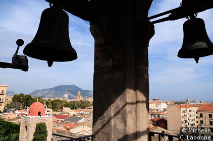 La ville vue depuis le campanil d'une eglise juxtaposée à San Giovanni Degli Eremiti