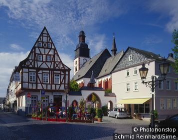 Germany, Deutschland, Rhineland-Palatinate, Rheinland-Pfalz, Hunsrück, Market place in Kirchberg