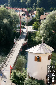 Pont sur la Mur