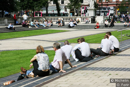 Dans Donegall Square.