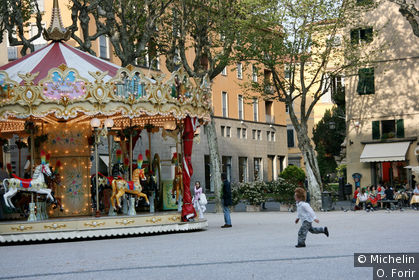 Sur la place Napoleone.