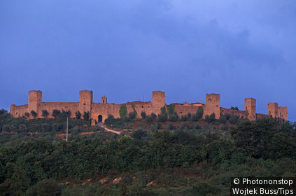 Italy, Tuscany, San Gimignano, Monteriggioni