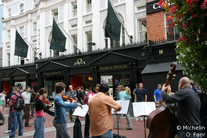 Dans Grafton street.