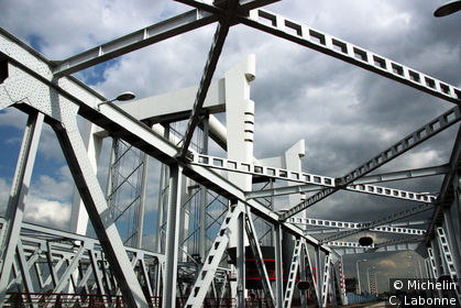 Armature d'un pont d'entrée sur la ville