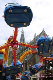 Sur Grote Mark et St-Bavokerk en arrière plan
