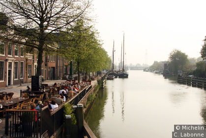Canal traversant la ville