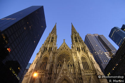 Rockefeller Center und Saint-Patrick's Cathedral in New-York