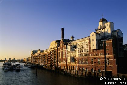 Southwark, Butlers Wharf and River Thames