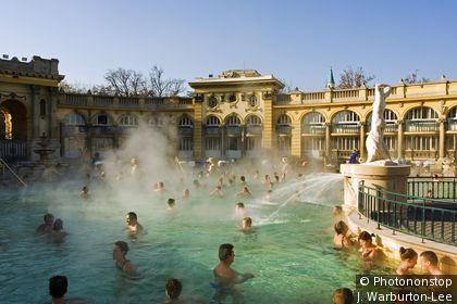 Les bais chauds de Szechenyi