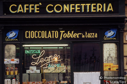 Façade de café à Turin