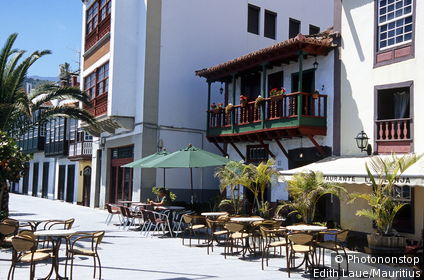 Spain, Canaries, La Palpa, Santa Cruz, Avenida Maritima, cafe, vacation-island, vacation-island, alley, houses, residences, restaurant, cafe, gastronomy, destination, tourism, people, guest, tourist,