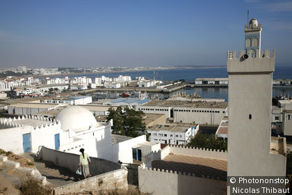 Maroc, Agadir, vue generale, en second plan le port de peche et le quartier de la marina