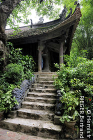 Thay Pagoda / Thien Phuc Pagoda
