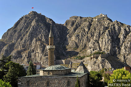 Burmali Minare Camii