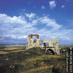 Staatz Castle ruins