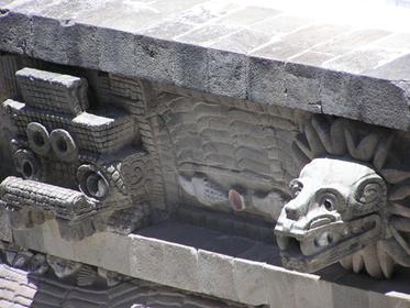 Détail du temple de Quetzalcoatl