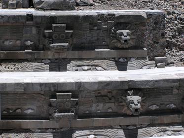 Détail du temple de Quetzalcoatl