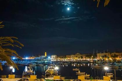 Bari under the moon light
