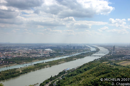 Leopoldsberg and Kahlenberg summits