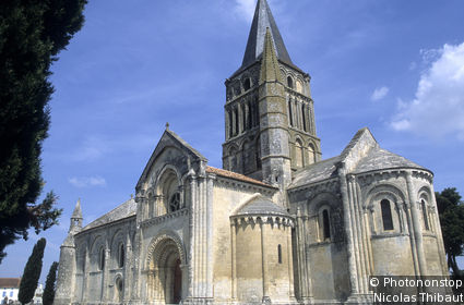 Church of Saint Pierre d'Aulnay