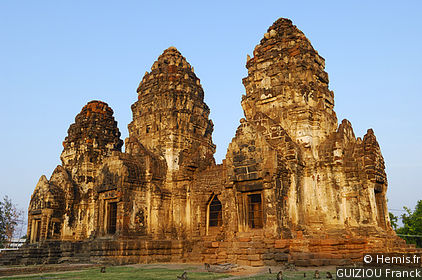 Prang Sam Yot