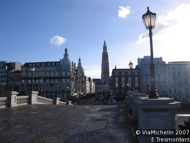 Around the Grand Place and Cathedral