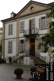 Voltaire Institute and Museum
