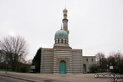 Steam-powered pumping station