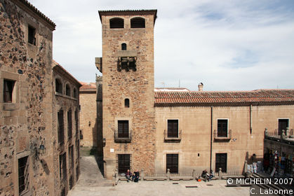 Palacio de los Golfines de Abajo