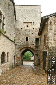 En-Haut (upper) gateway