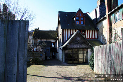 The Satie Houses
