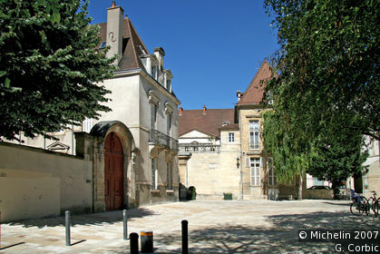 The Law Courts' (or Old Parliament) district