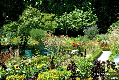 Arquebuse Botanical Garden