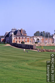 Champ-de-Bataille Manor