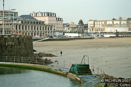 Grande Plage or Plage de l'Ecluse