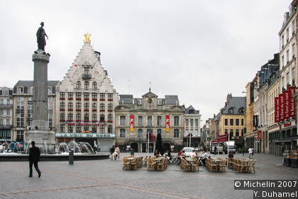 General de Gaulle Square (Grand place)