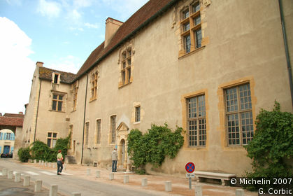 Ochier Museum (Art and Archeology)