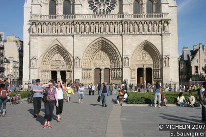 Place du Parvis-Notre-Dame