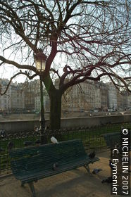 Place du Parvis-Notre-Dame