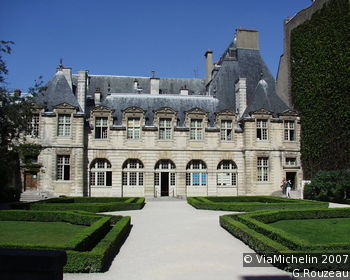 Hôtel de Sully