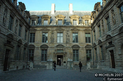 Hôtel de Sully