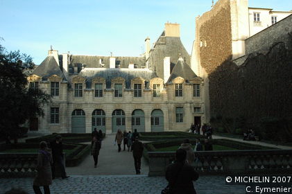 Hôtel de Sully