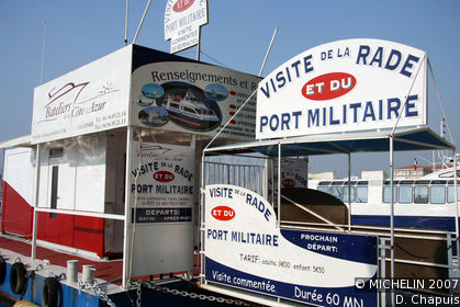 Boat tour around the harbour
