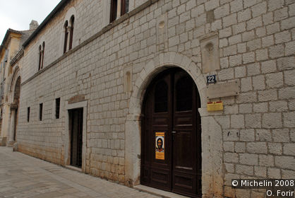 Canons' House