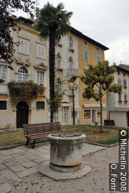 St Maur Street