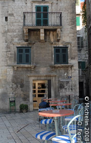 Square of the Radic Brothers