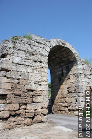 Surrounding wall