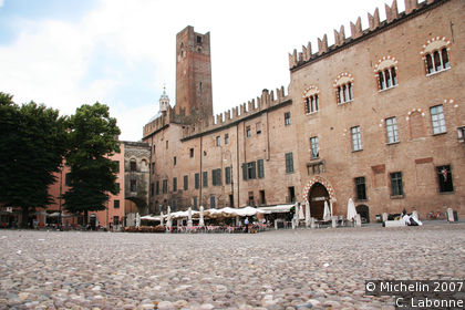 Piazza Sordello (Sordello square)
