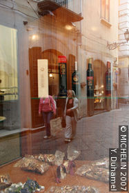 Via Mercanti (Merchants Street)